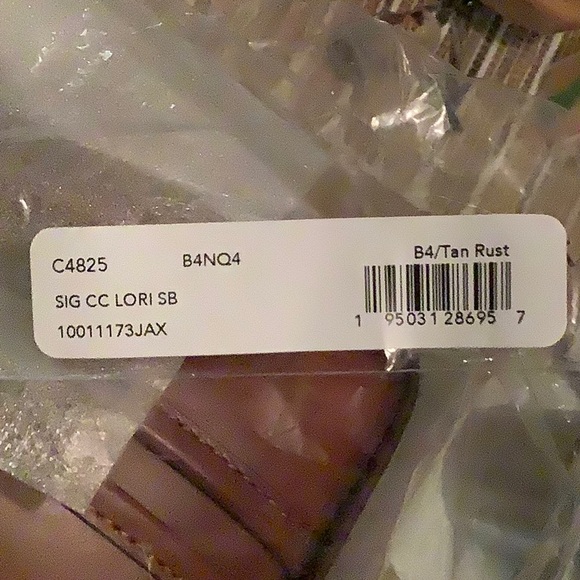 Coach - Picture 9 of 9